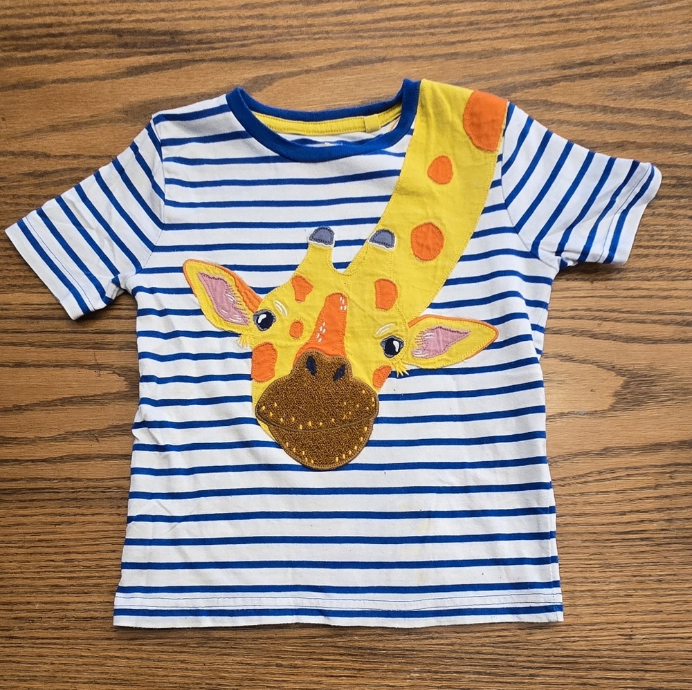 Mini Boden Giraffe T-Shirt - Size 4-5 - Giraffe on front and back of shirt - zoo